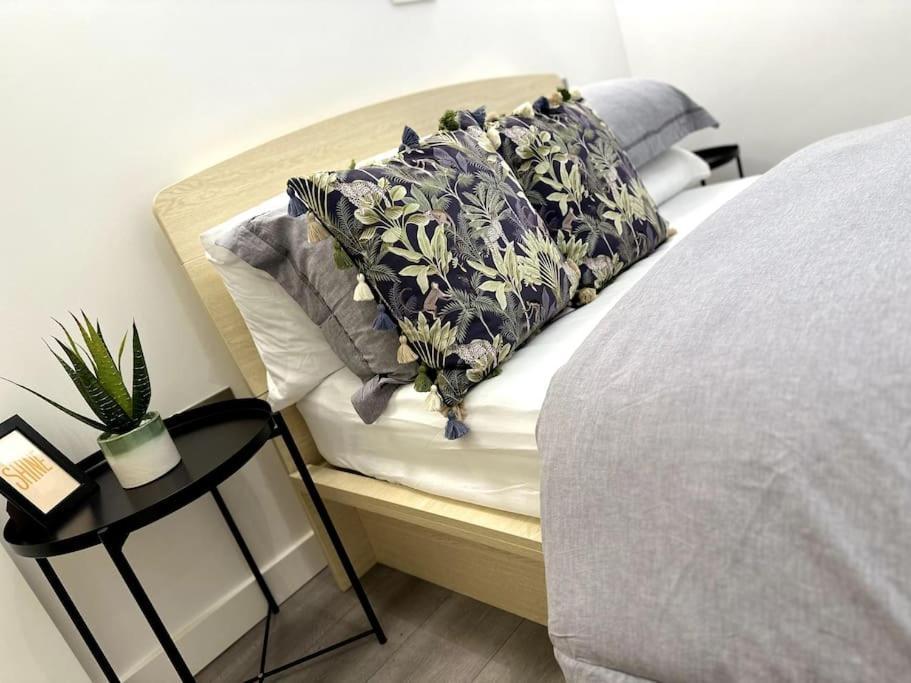 Studio Apartment In Milton Keynes Eksteriør bilde